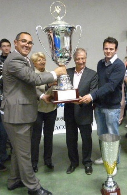 Monsieur Simon Renucci maire d'Ajaccio et Madame Andreani proviseur  du lycée St Paul ont remis les prix.